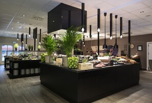 Free daily buffet breakfast - Clarion Hotel Oslo Airport (Ullensaker)