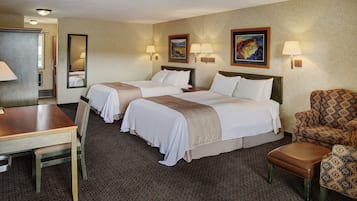 Standardzimmer, 2 Queen-Betten | Schreibtisch, Bügeleisen/Bügelbrett, kostenloses WLAN, Bettwäsche