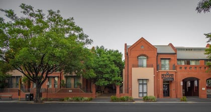 Majestic Old Lion Apartments