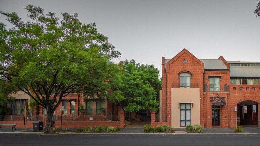 Majestic Old Lion Apartments