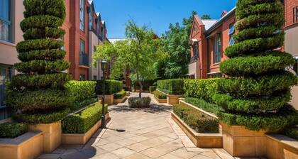 Majestic Old Lion Apartments