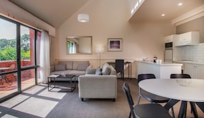 Apartment, 3 Schlafzimmer | Wohnbereich