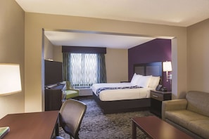 Chambre Exécutive, 1 très grand lit, non-fumeurs | Literie de qualité supérieure, coffres-forts dans les chambres, bureau
