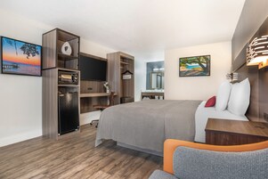 Premium bedding, individually decorated, individually furnished, desk