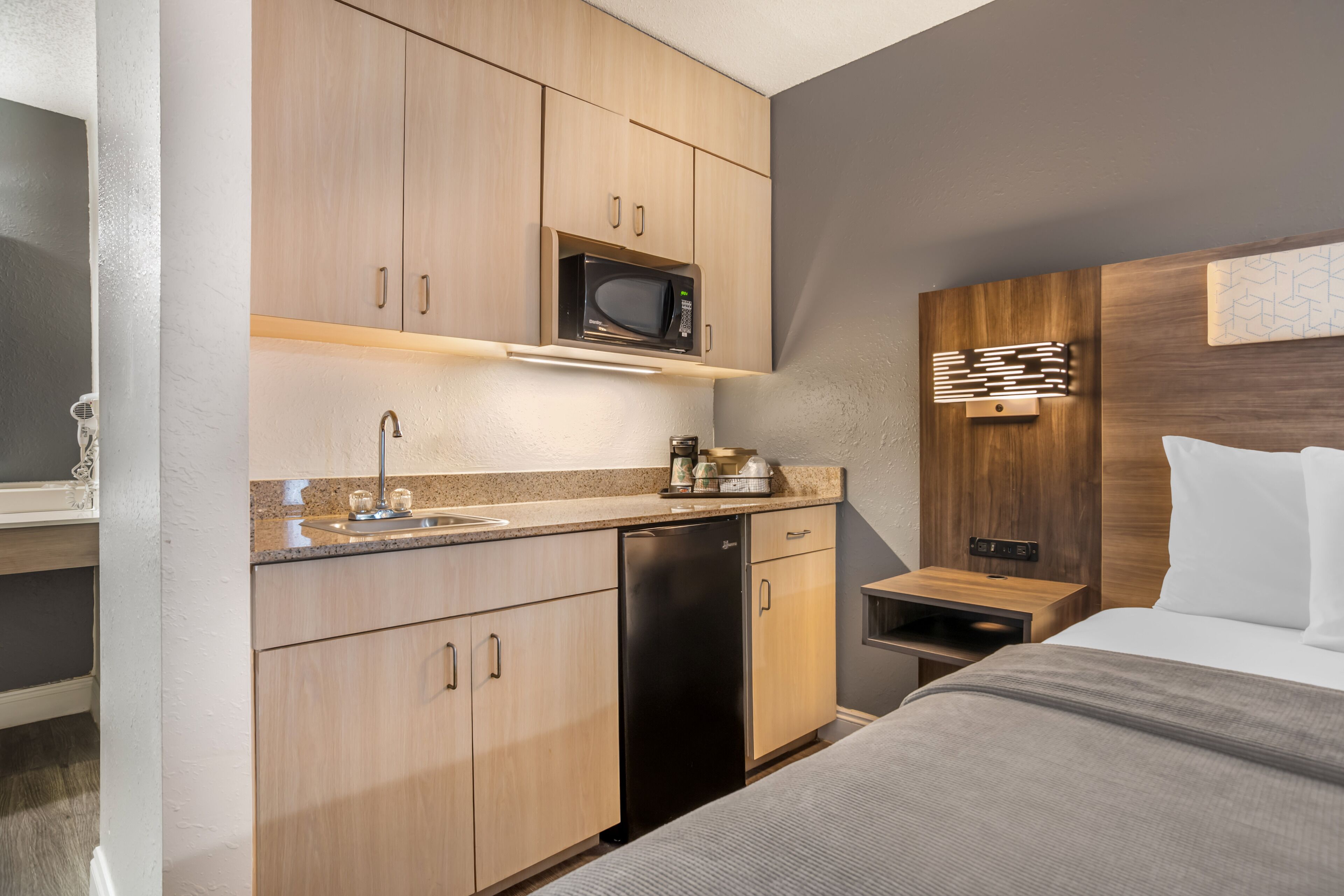 標準客房, 1 張特大雙人床, 非吸煙房 | 高級寢具、獨特裝潢、布置獨特、書桌