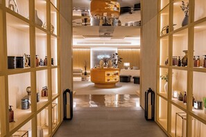 Couples treatment rooms, body treatments, aromatherapy, reflexology - Dusit Beach Resort Guam (Tamuning)