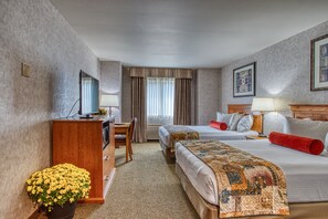 Blackout curtains, iron/ironing board, free WiFi, bed sheets - Rory & Ryan Inn (Hines)