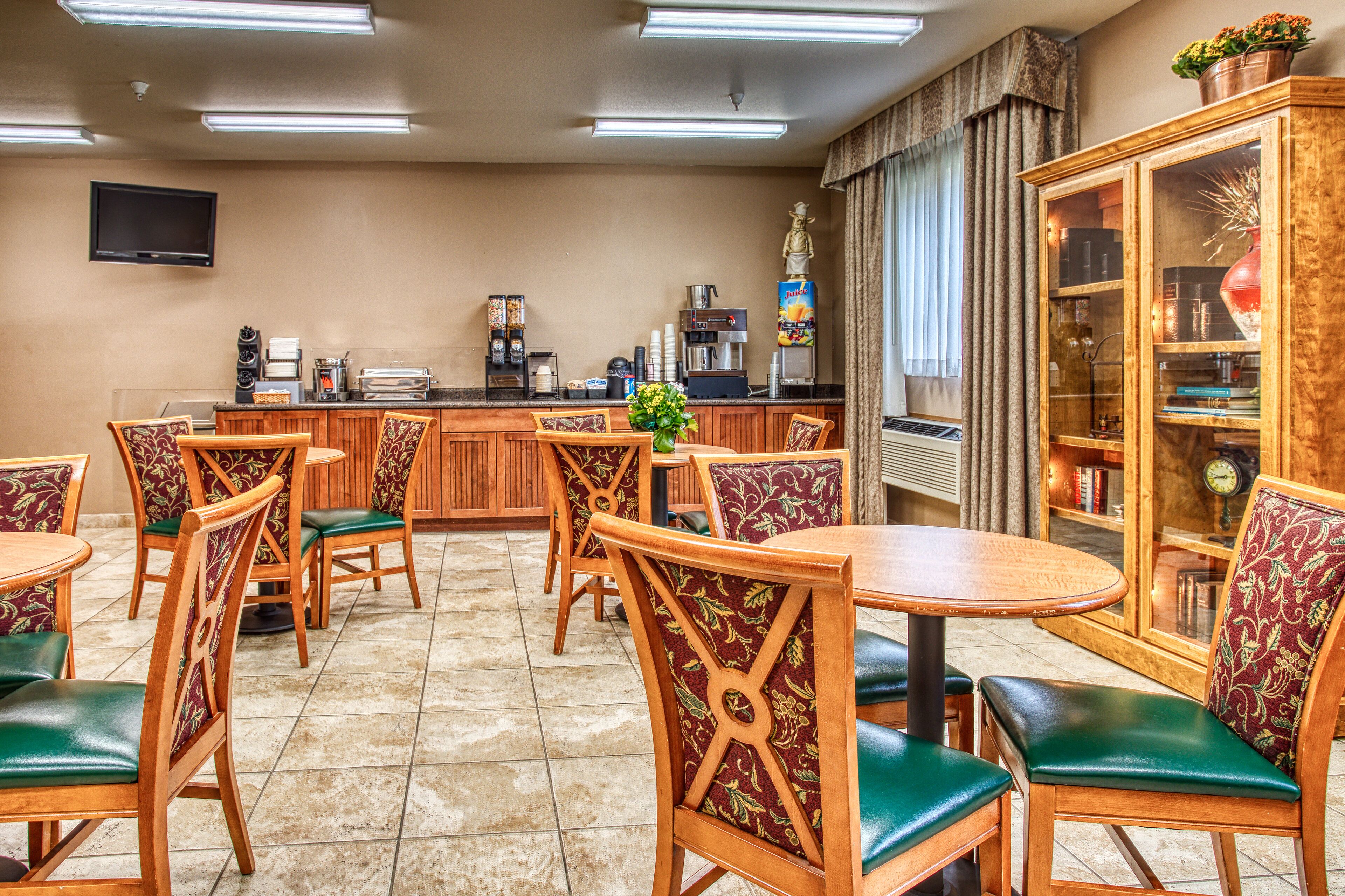 free daily continental breakfast