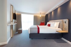 Desk, blackout curtains, iron/ironing board, free cots/infant beds - Holiday Inn Express London - Southwark by IHG (London)