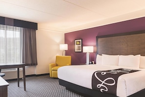 Chambre, 1 très grand lit, non-fumeur (Mobility/Hearing, Bathtub Grab Bars)