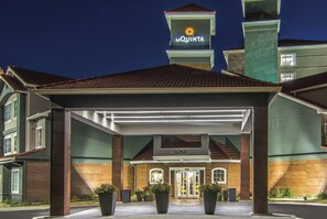 Exterior - La Quinta Inn & Suites by Wyndham Atlanta Perimeter Medical (Atlanta)