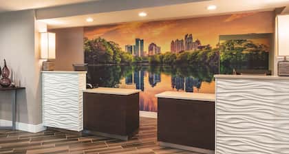 La Quinta Inn & Suites by Wyndham Atlanta Perimeter Medical