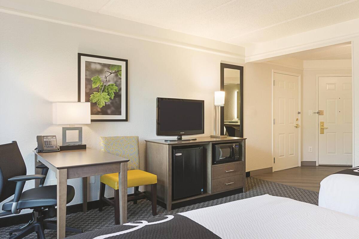 Room, 2 Double Beds, Accessible, Non Smoking (Mobility/Hearing, Bathtub Grab Bars) | Premium bedding, desk, laptop workspace, iron/ironing board