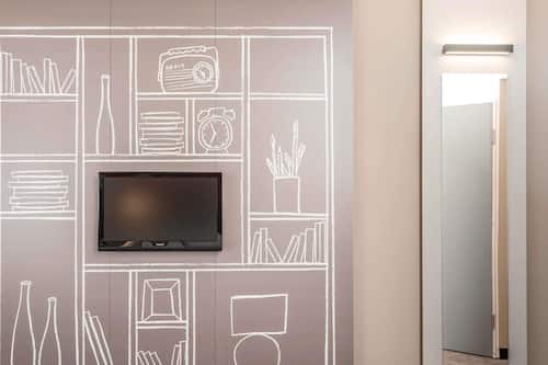 Twin Room, 2 Twin Beds (SweetRoom by Ibis) | Desk, soundproofing, free cribs/infant beds, rollaway beds