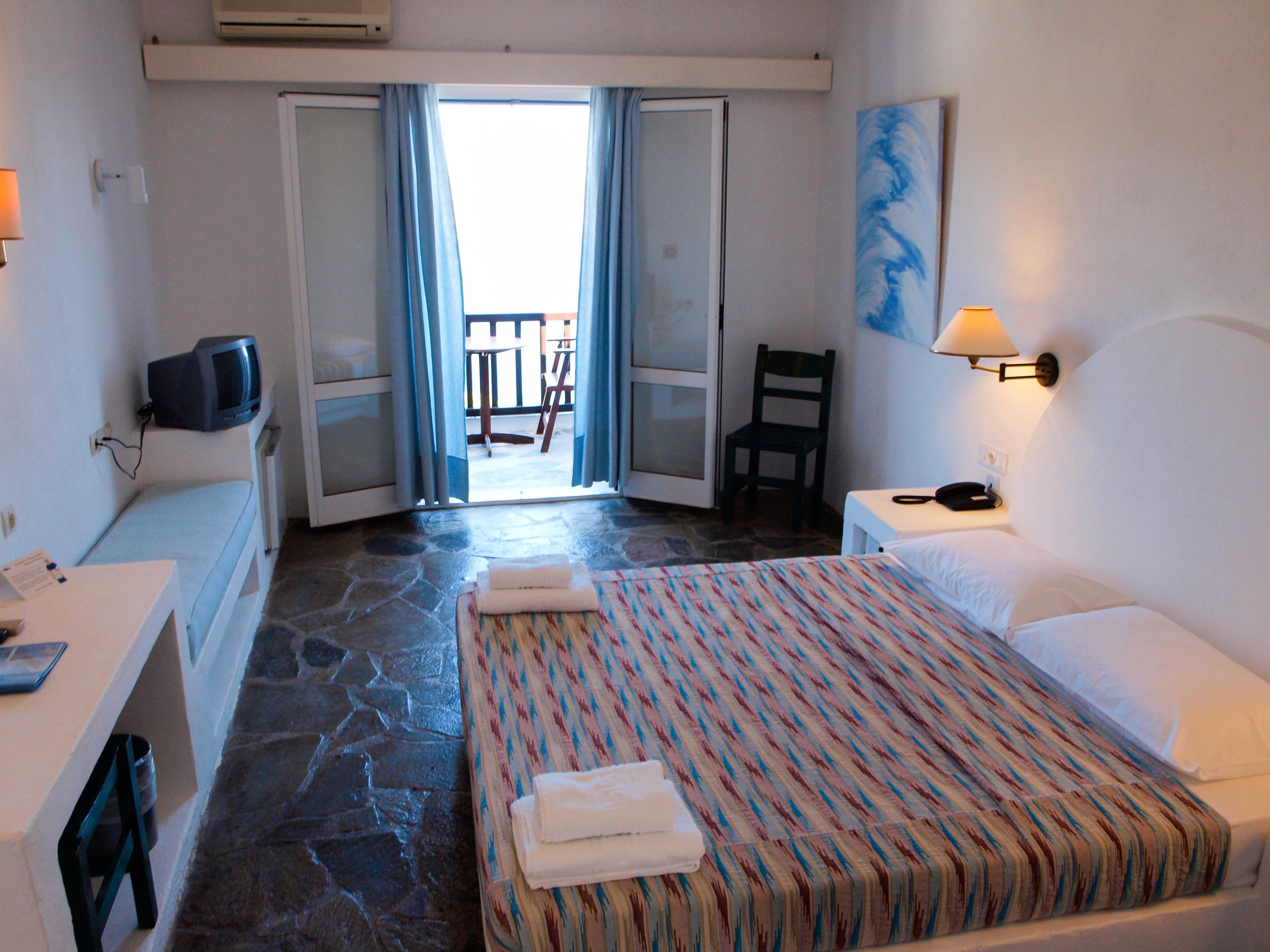 in-room safe, desk, soundproofing, free cots/infant beds