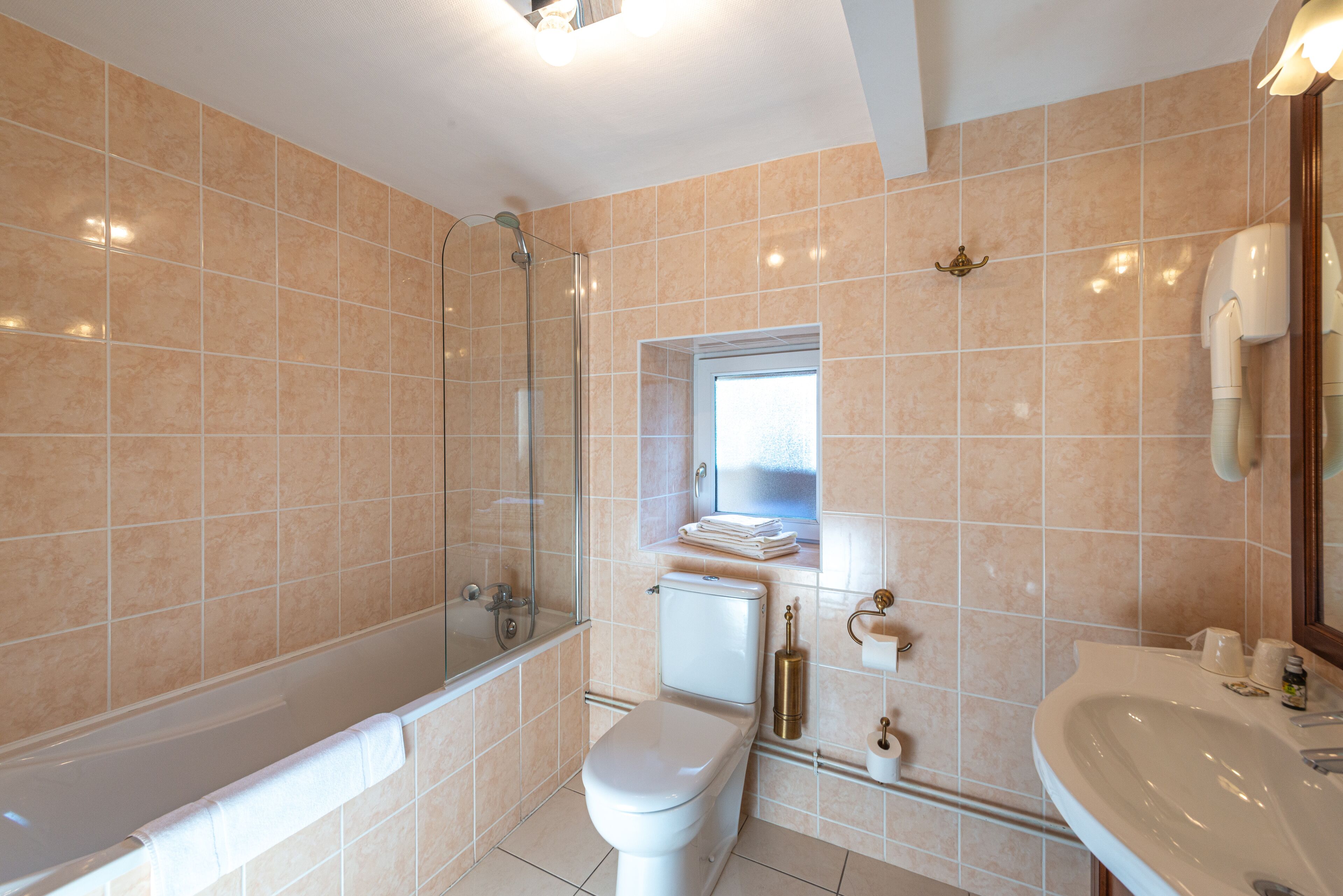 family quadruple room | bathroom | free toiletries, hair dryer, towels, soap