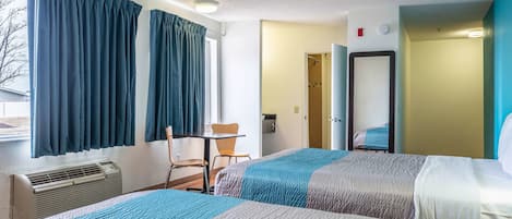 ميني بار وواي فاي مجانًا وملاءات أسرّة