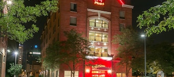 Red Roof Inn PLUS+ Columbus Downtown-Convention Center