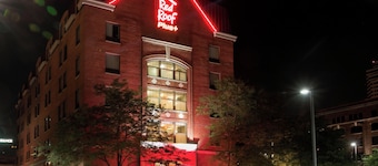 Red Roof Inn PLUS+ Columbus Downtown-Convention Center