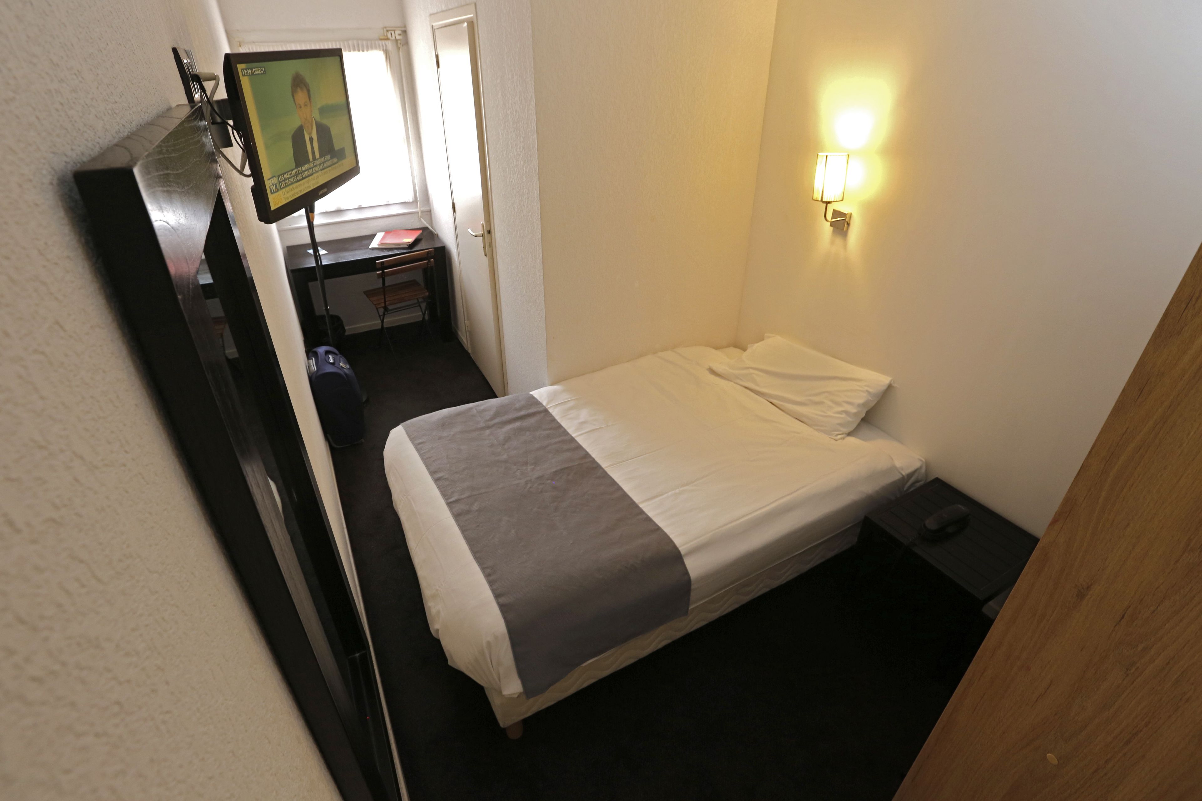 desk, soundproofing, iron/ironing board, rollaway beds