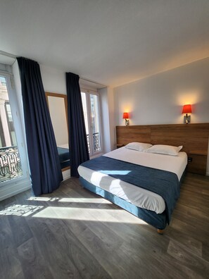 Chambre Double Confort | Bureau, chambres insonorisées, fer et planche à repasser, Wi-Fi gratuit