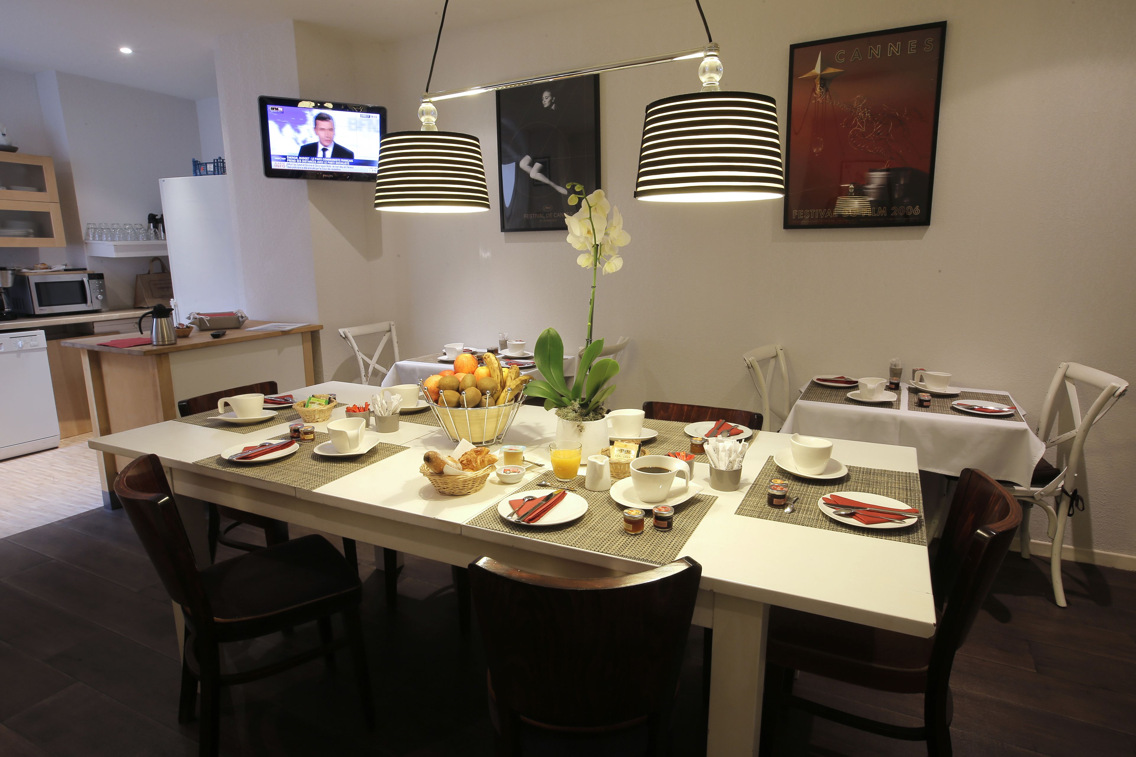 daily to-go breakfast (eur 12 per person)