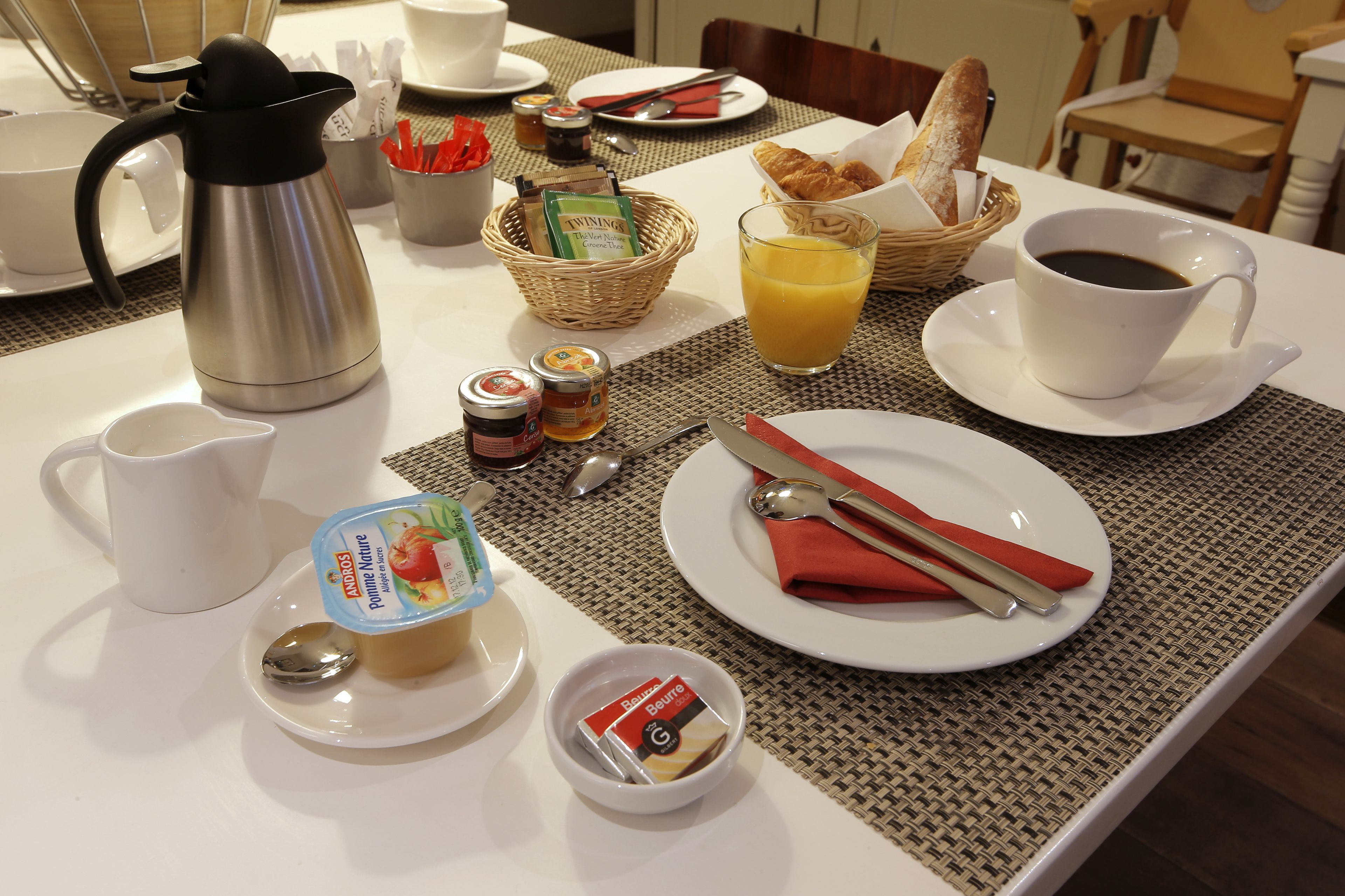 daily to-go breakfast (eur 12 per person)