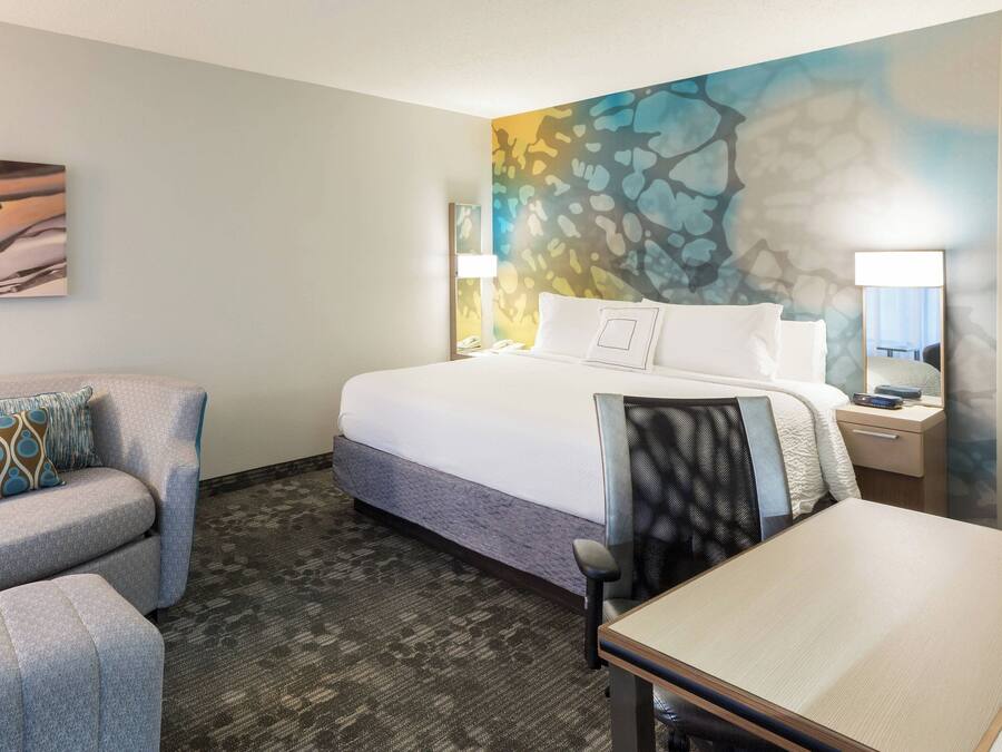 Escritorio, tabla de planchar con plancha, camas extra y wifi gratis