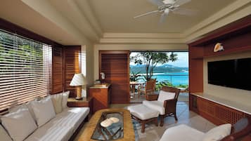 Deluxe Suite Room & Superior Suite Room, with Private Pool, Lounge access, Non Smoking, Age 13+ Only | Minibar, in-room safe, blackout drapes, iron/ironing board