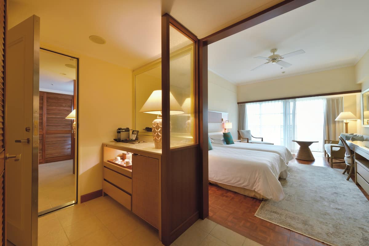 Connectingroom Ocean front, Non smoking | 1 bedroom, minibar, in-room safe, blackout drapes