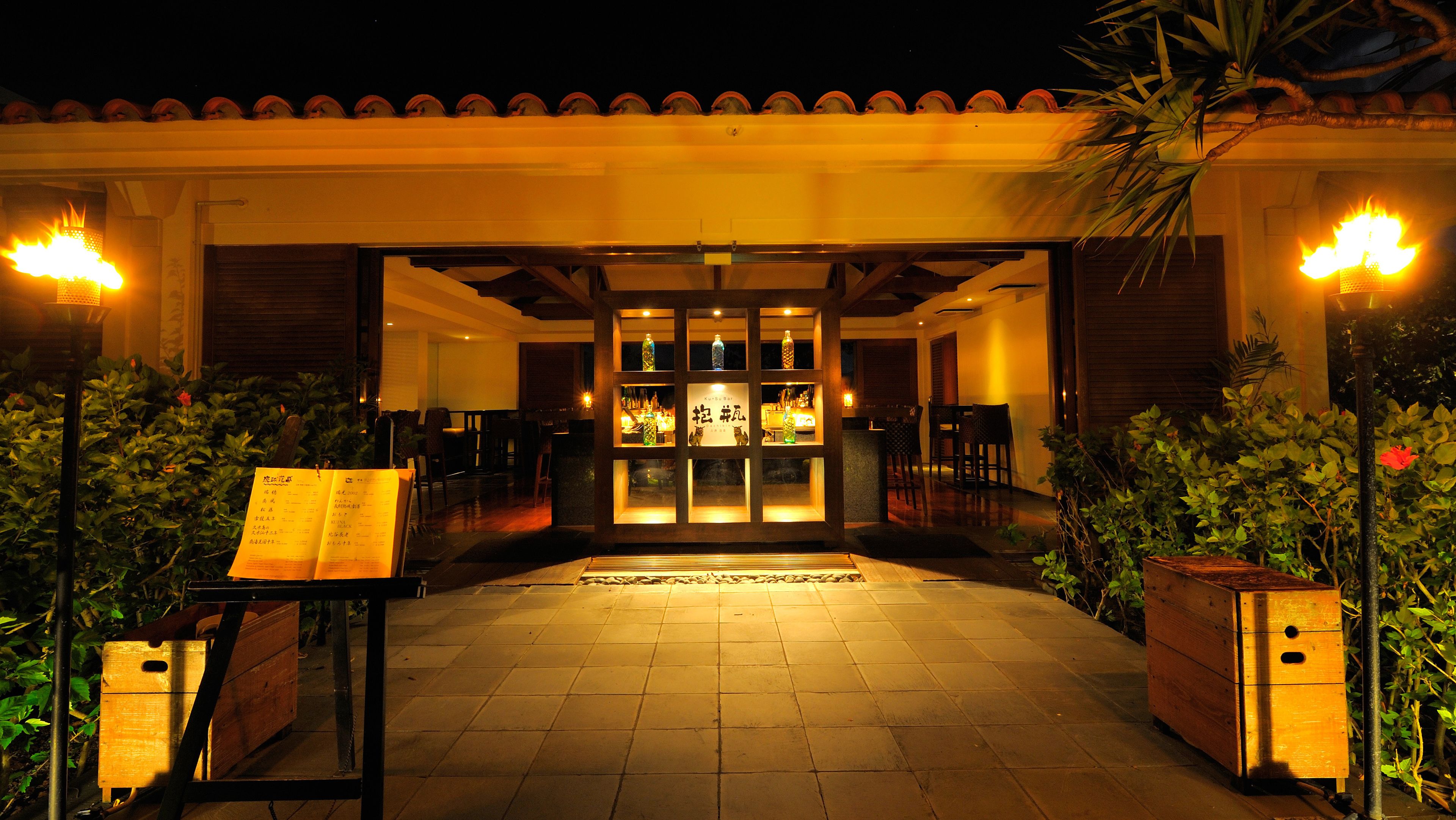 4 bars/lounges, poolside bar, beach bar