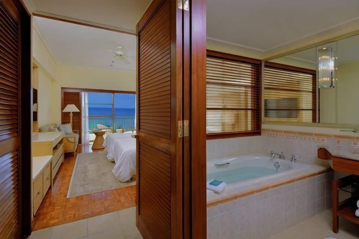 Minibar, in-room safe, blackout curtains, iron/ironing board