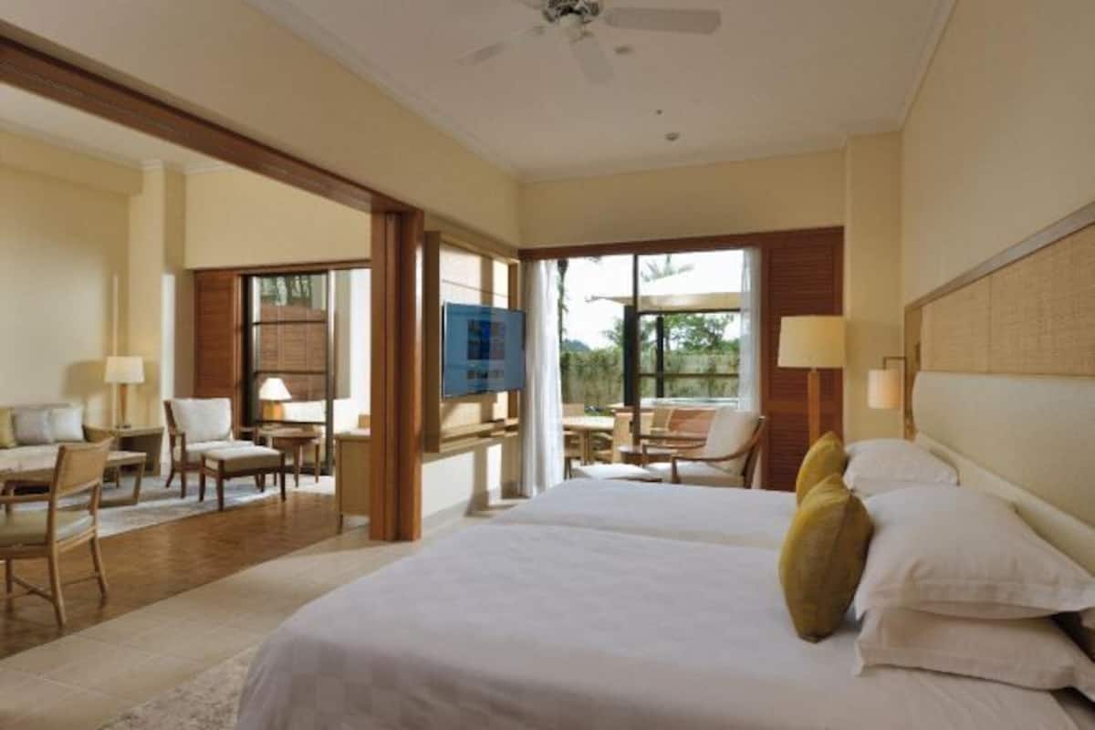 Minibar, in-room safe, blackout curtains, iron/ironing board