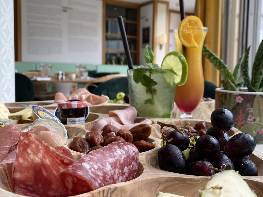 Breakfast, lunch, dinner served; French cuisine, al fresco dining