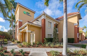Exterior - Extended Stay America Suites Boca Raton Commerce (Boca Raton)