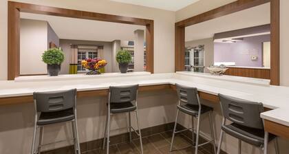 Microtel Inn & Suites by Wyndham Richmond Airport