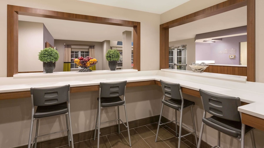 Microtel Inn & Suites by Wyndham Richmond Airport