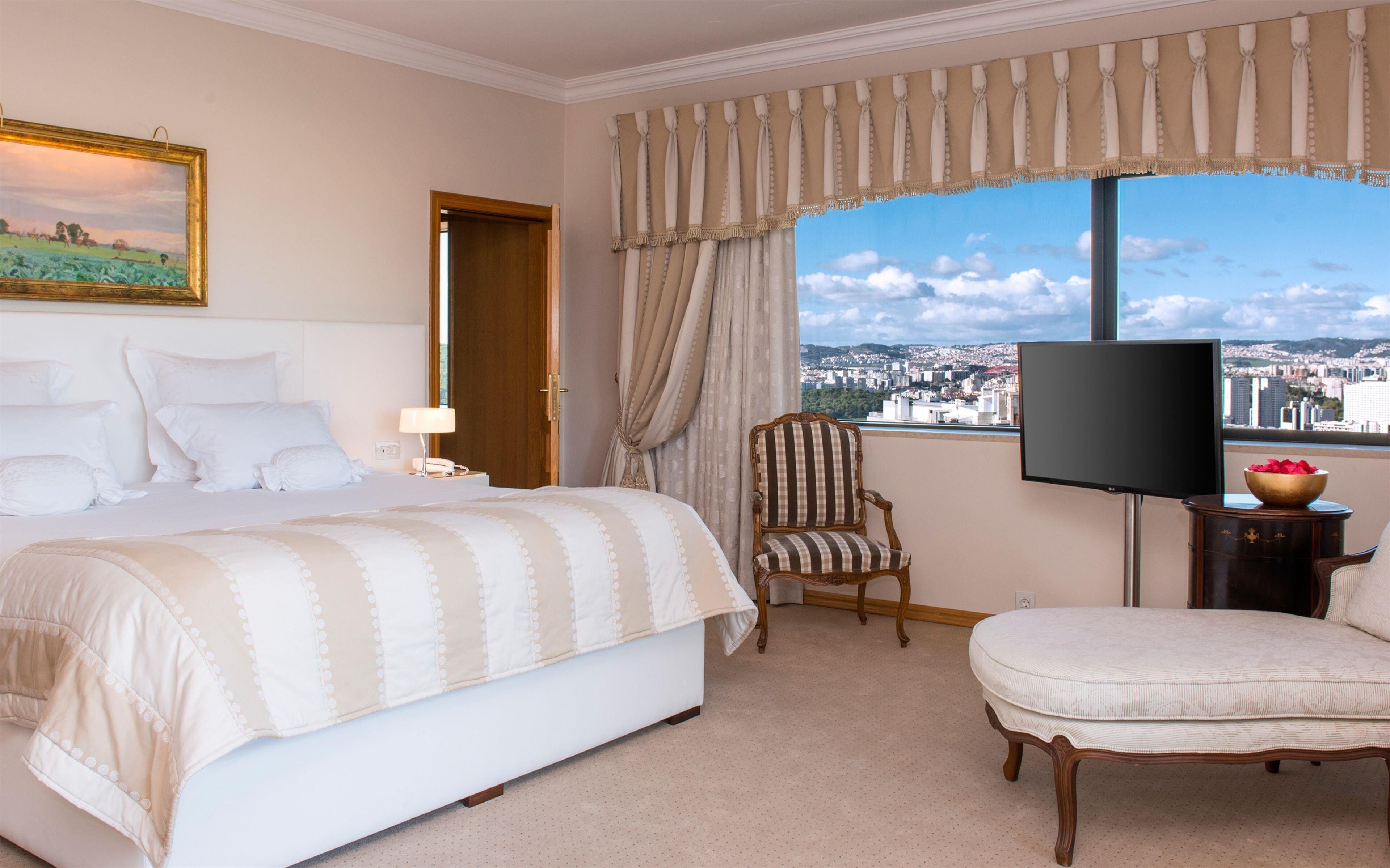presidential suite, river view (suite) | 1 bedroom, minibar, in-room safe, desk