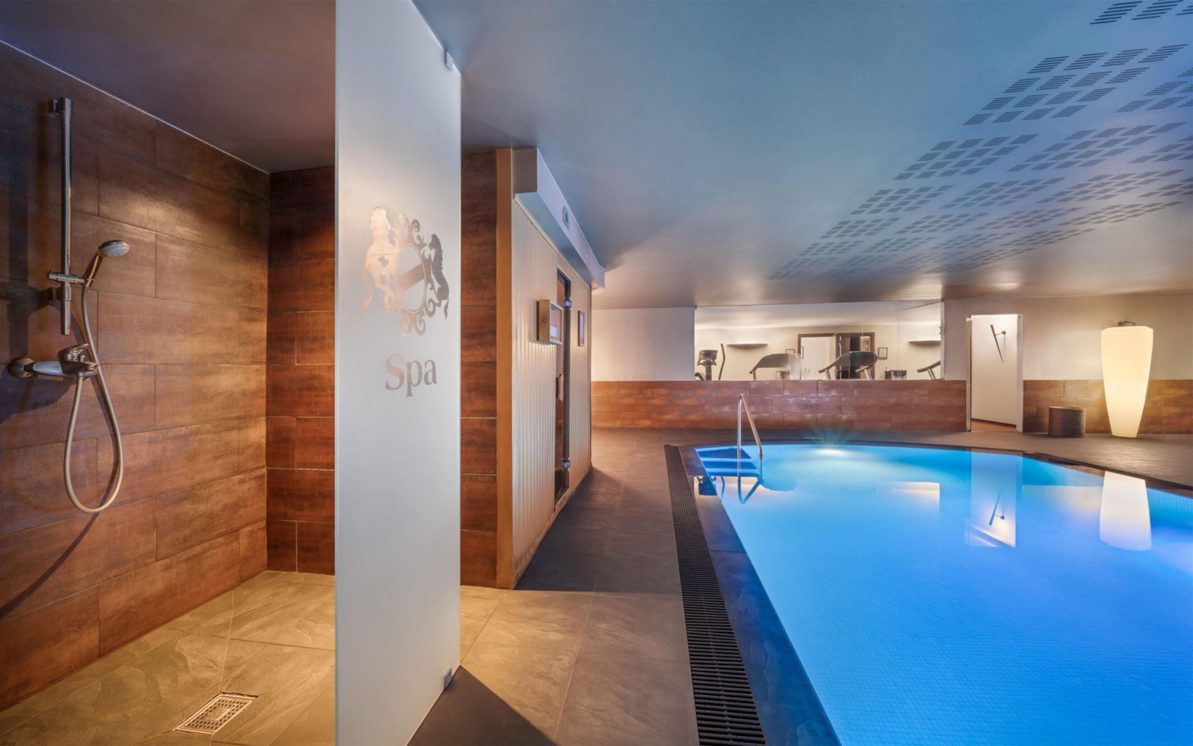 couples treatment room(s), sauna, hot tub, steam room, body treatments