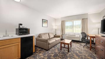 Suite, 1 King Bed, Non Smoking | Premium bedding, down comforters, pillowtop beds, desk