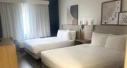 Spark by Hilton Lakewood Denver Southwest