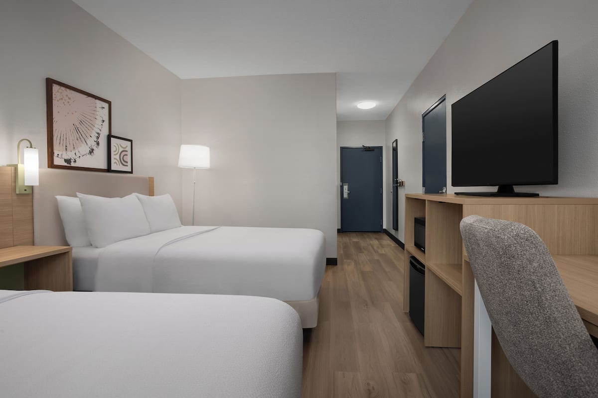 Desk, iron/ironing board, rollaway beds, free WiFi