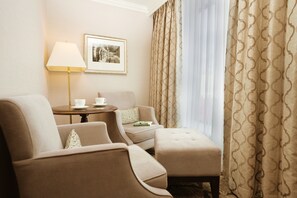 1 bedroom, premium bedding, minibar, in-room safe