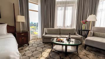 50-Zoll-LCD-Fernseher mit Kabelempfang, Fernseher, iPod-Dockingstation