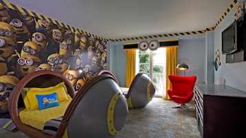 Suíte, para não fumantes (Despicable Me Kids Suite) | Roupas de cama antialérgicas, cofres nos quartos, escrivaninha