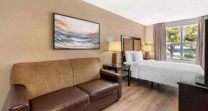 Extended Stay America Suites Tampa Airport N Westshore Blvd