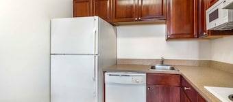 Extended Stay America Suites Tampa Airport N Westshore Blvd
