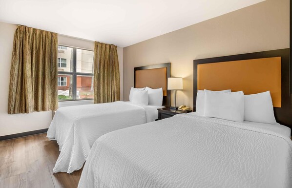 Deluxe Studio, Multiple Beds, Non Smoking
