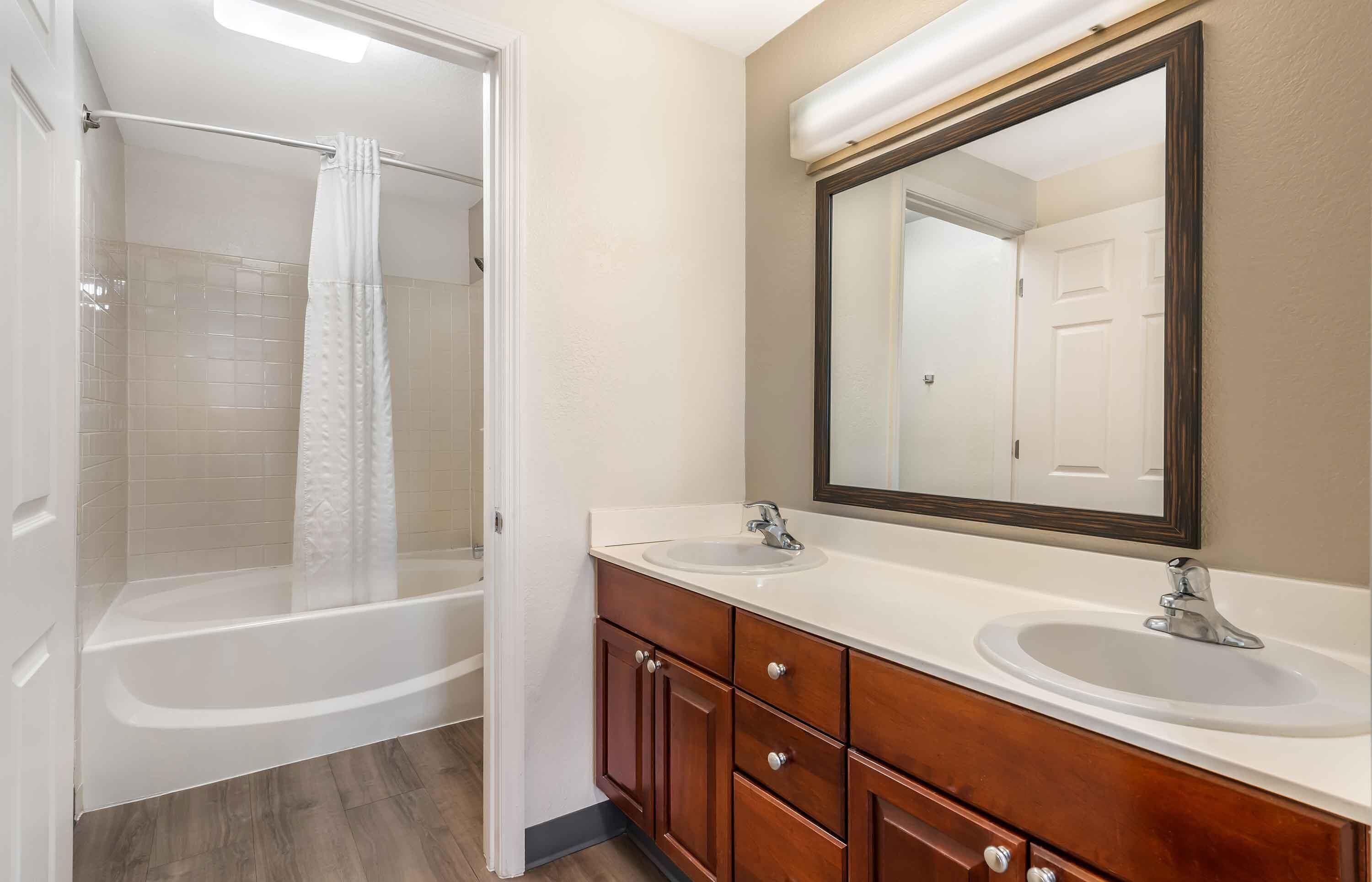Suite, 2 Double Beds, Non Smoking | Bathroom | Combined shower/tub, free toiletries, hair dryer, towels
