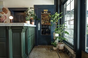 Dinner served, Italian cuisine, alfresco dining  - MarQueen Hotel (Seattle)